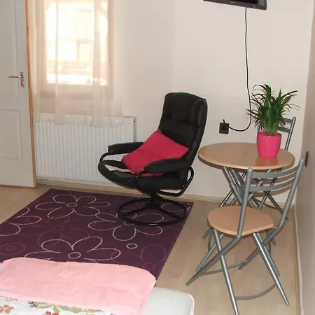 Guest house Napsugar Vendeghaz 3*